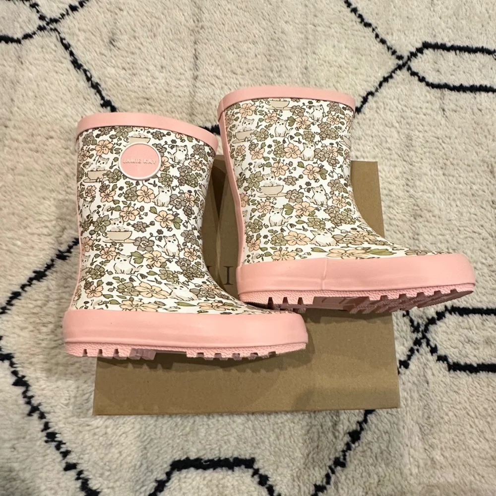 Jamie Kay boots BOGS Ugg 7c - Picture 7 of 9